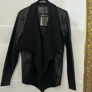 Jacket black brand Ci Sonó